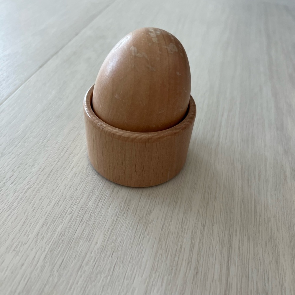 Lovevery Montessori Egg Cup 9-10 months